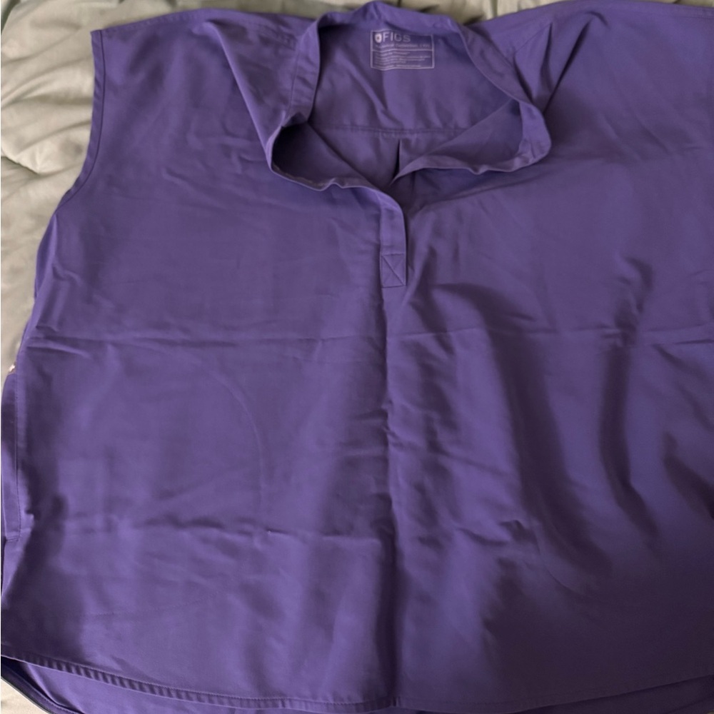 Figs Set (Top/ Bottom) - image 1